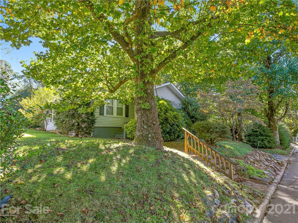 Property image 1 at 134 Rumbough Place, Asheville, NC 28806
