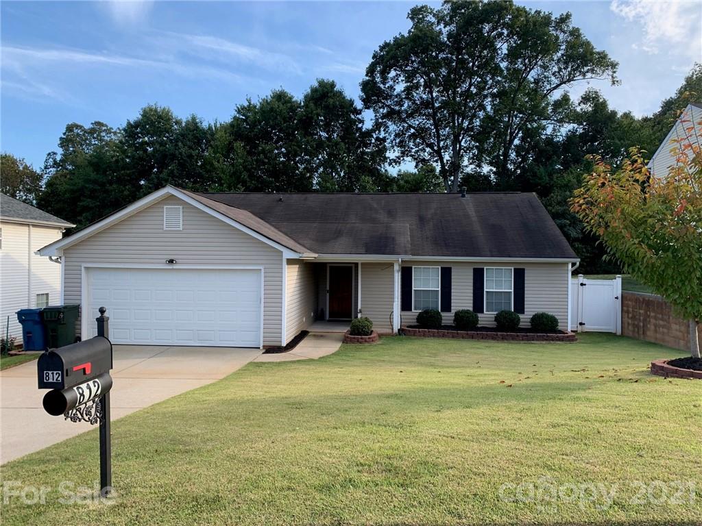 Property image 1 at 812 20th Avenue Place, Hickory, NC 28602