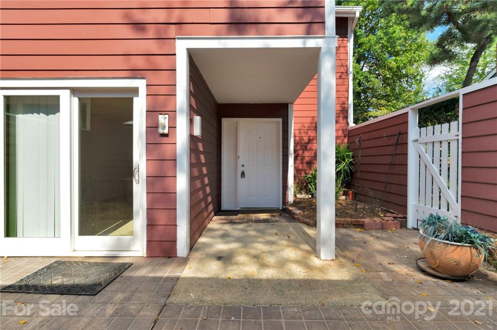 Property image 1 at 8233 Cedar Glen Drive, Charlotte, NC 28212