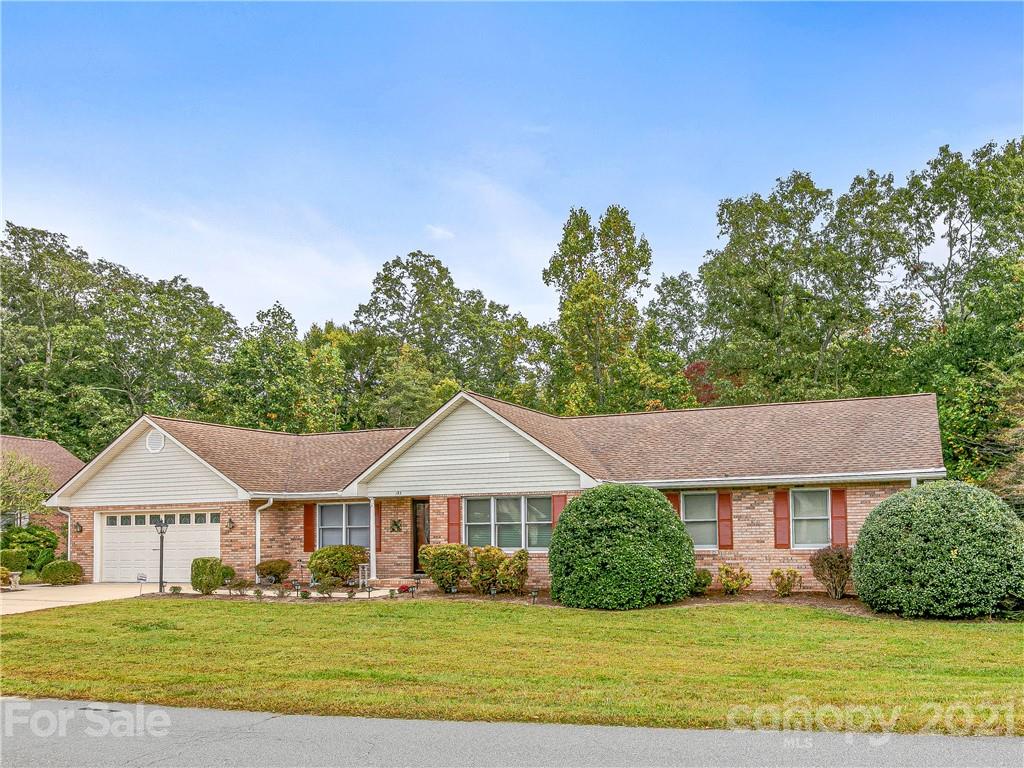 Property image 1 at 193 Mountain Valley Drive, Hendersonville, NC 28739
