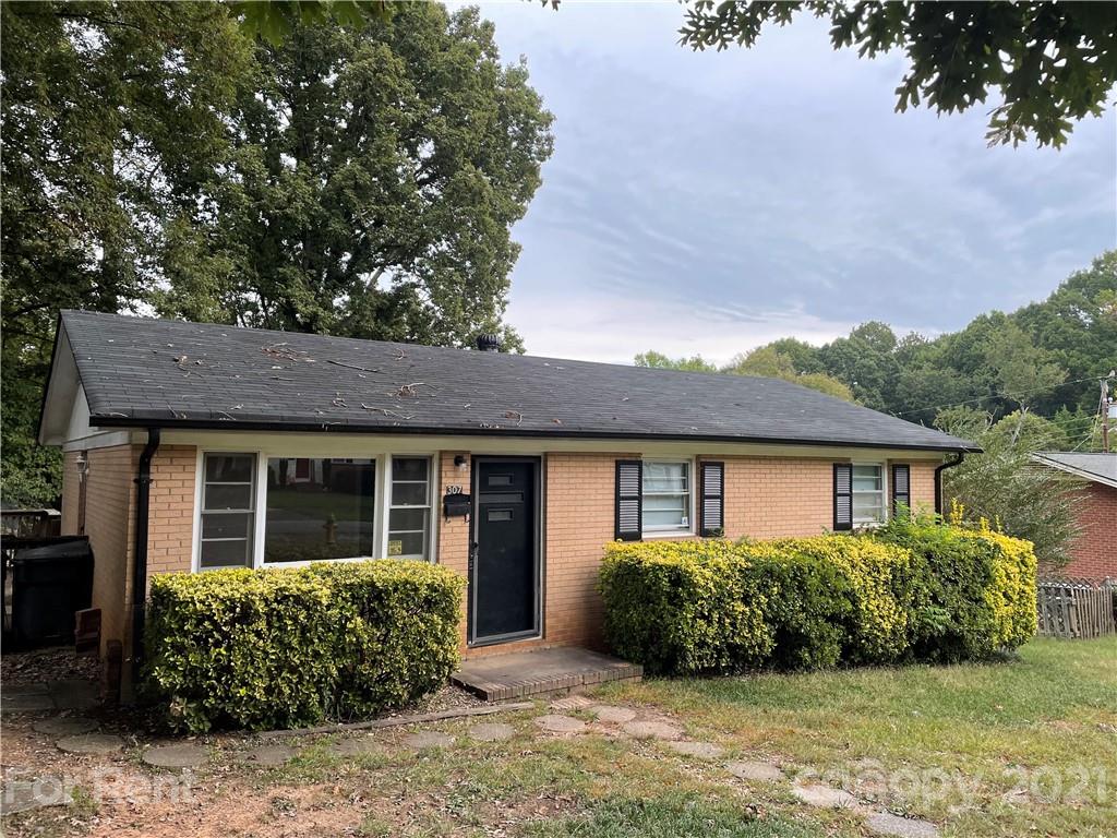 Property image 1 at 307 E Parkwood Street, Stanley, NC 28164