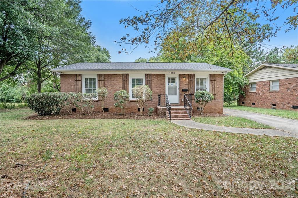 Property image 1 at 4838 Ridgeley Drive, Charlotte, NC 28208