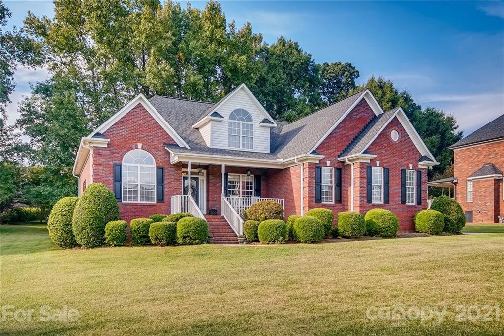 Property image 1 at 137 Eaglecrest Drive, Matthews, NC 28104