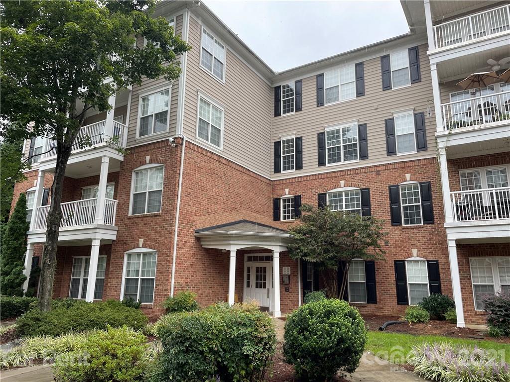 Property image 1 at 3238 Margellina Drive, Charlotte, NC 28210