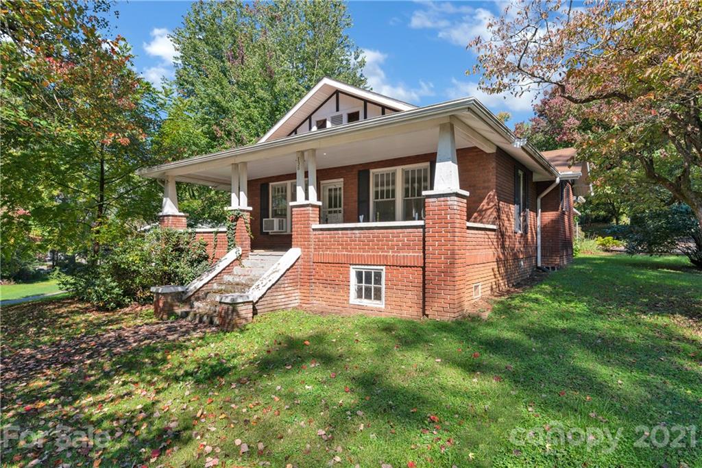 Property image 1 at 136 Camelot Drive, Waynesville, NC 28786