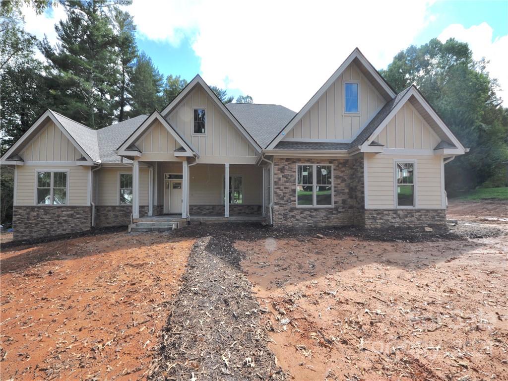 Property image 1 at 9 Ashley Place, Hendersonville, NC 28739