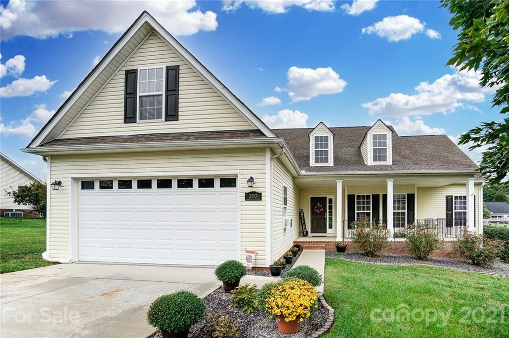 Property image 1 at 202 Lippard Springs Circle, Statesville, NC 28677