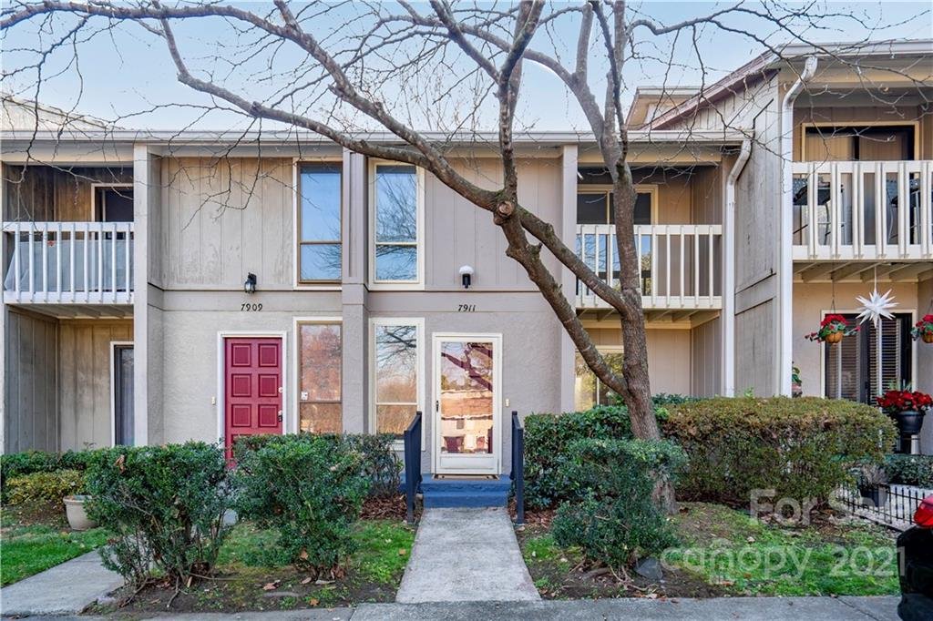 Property image 1 at 7911 Charter Oak Lane, Charlotte, NC 28226