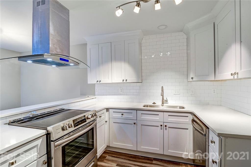 Property image 1 at 1605 Merry Oaks Road, Charlotte, NC 28205