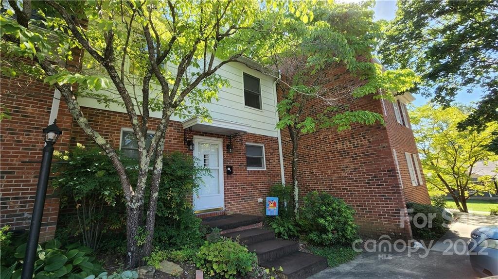 Property image 1 at 1407 Kensington Road, Hendersonville, NC 28791