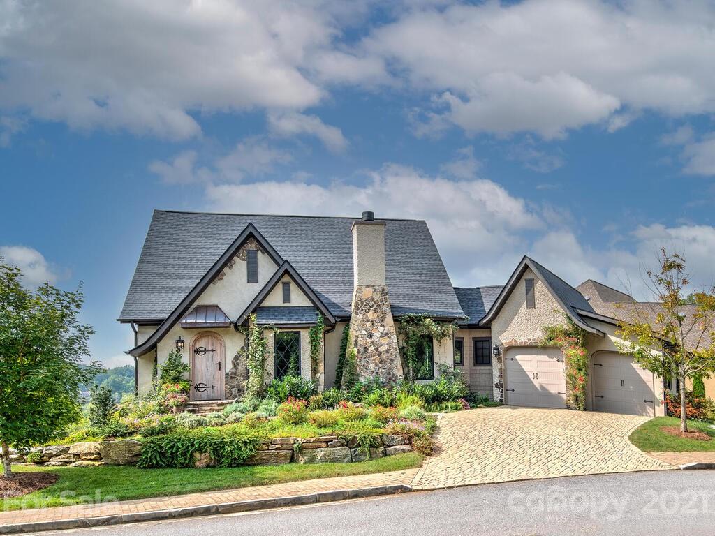 Property image 1 at 9 Snap Dragon Court, Asheville, NC 28804