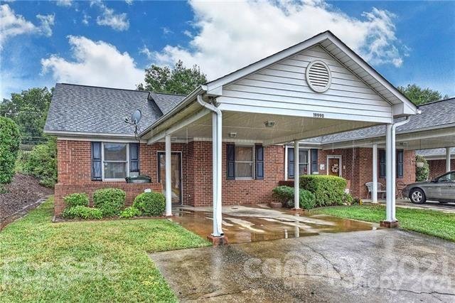 19990 Oak Leaf Circle