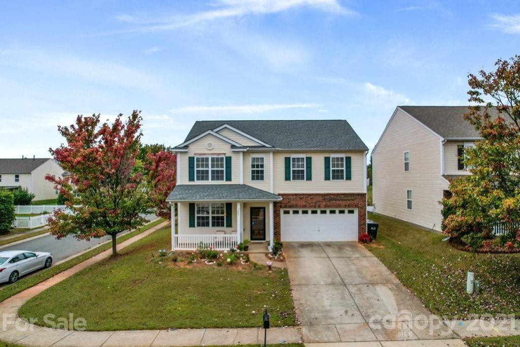 7421 Lamplighter Close Drive