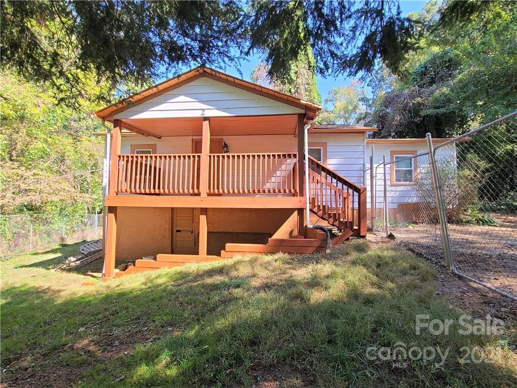 Property image 1 at 2 Arbutus Road, Asheville, NC 28805