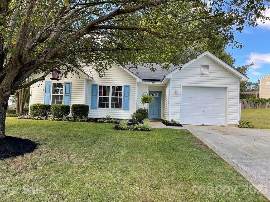 Property image 1 at 6832 Ayrshire Glen Place, Charlotte, NC 28273