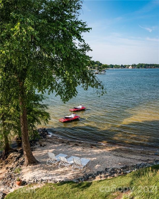 Property image 1 at 17925 Kings Point Drive, Cornelius, NC 28031