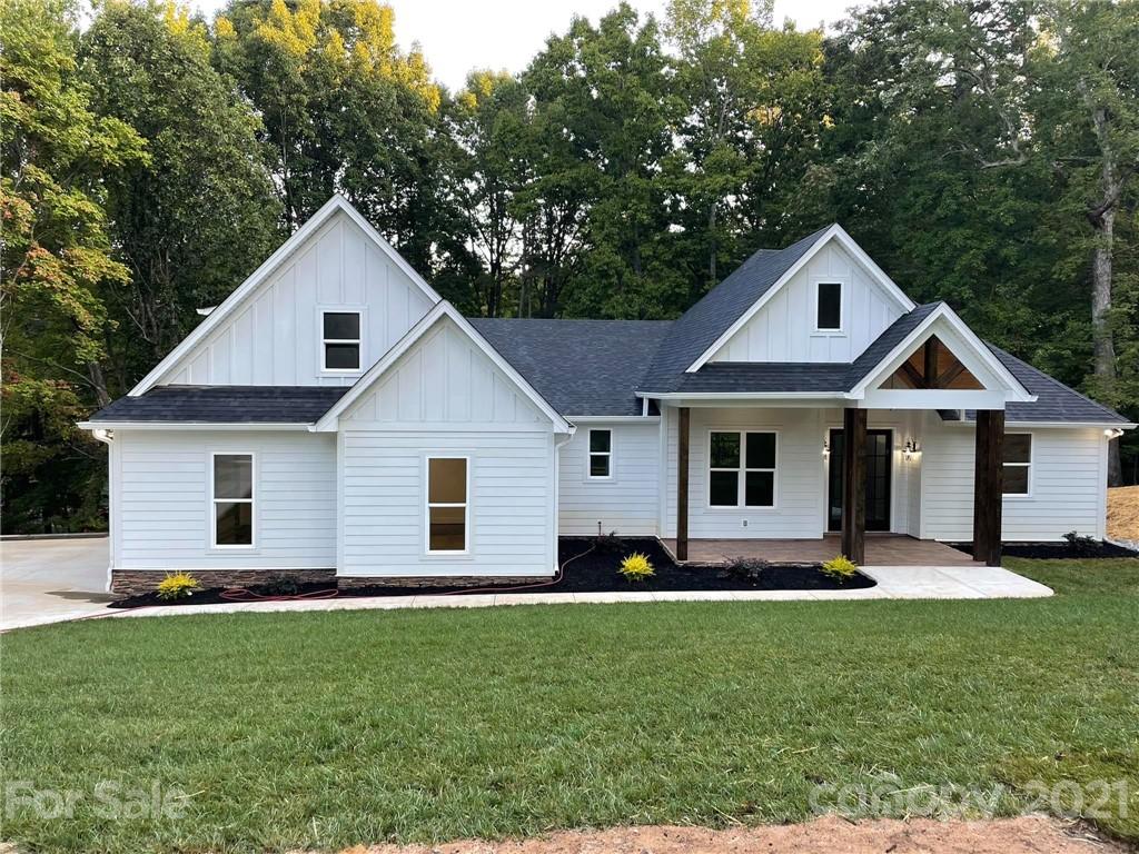 Property image 1 at 127 Holt Lane, Mooresville, NC 28117