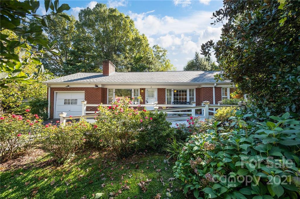 Property image 1 at 2 Oak Ridge Road, Asheville, NC 28805