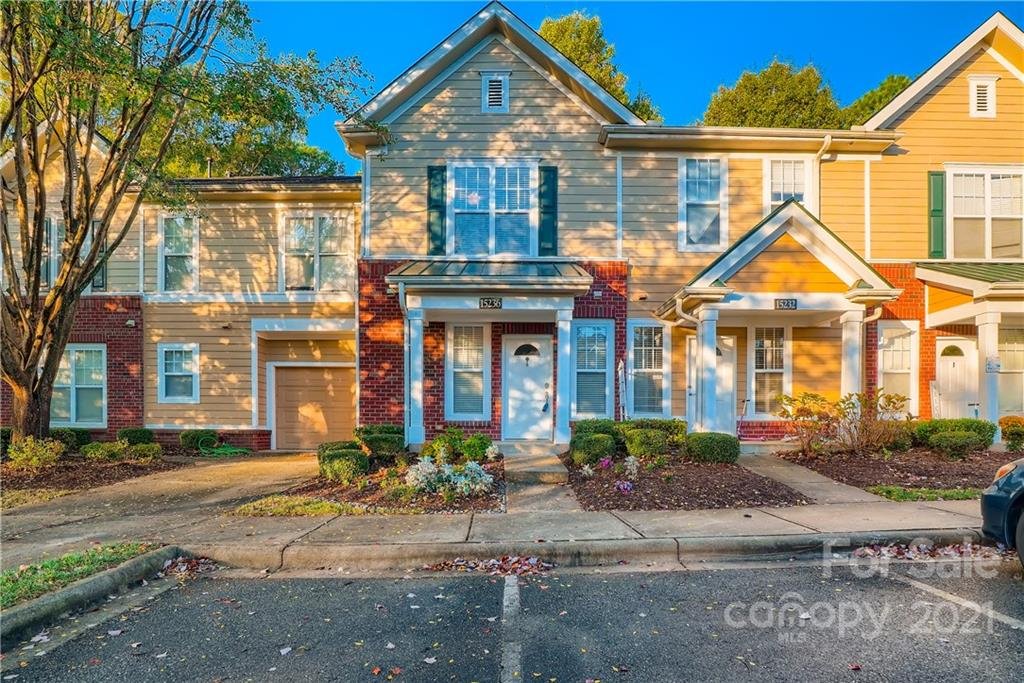 15236 Coventry Court Lane