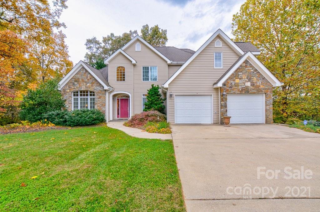 Property image 1 at 10 New Cross South, Asheville, NC 28805