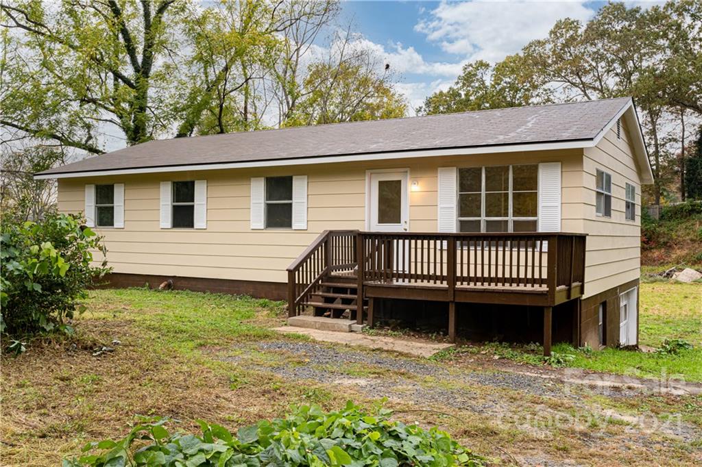 Property image 1 at 19 Violet Hill Circle, Asheville, NC 28805