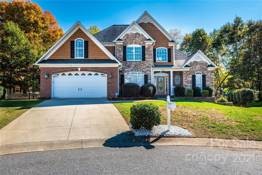 Property image 1 at 1734 30th Avenue Place, Hickory, NC 28601
