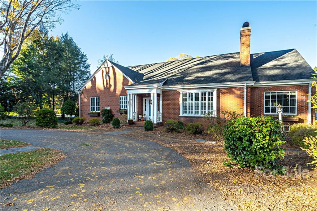 Property image 1 at 7 7th Avenue, Hickory, NC 28601