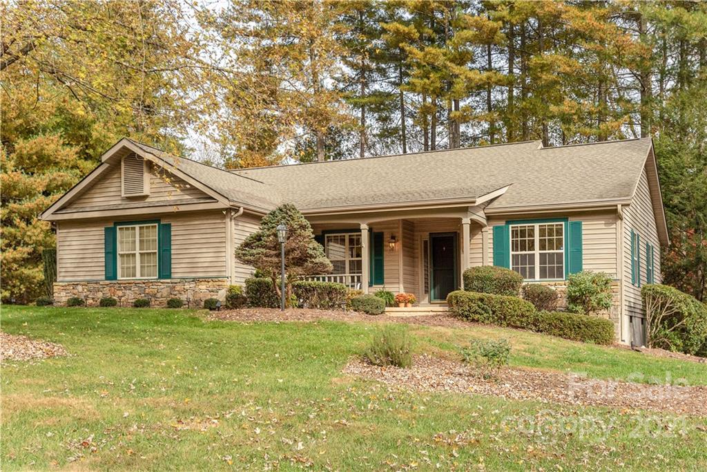 Property image 1 at 402 Pine Bark Lane, Hendersonville, NC 28739