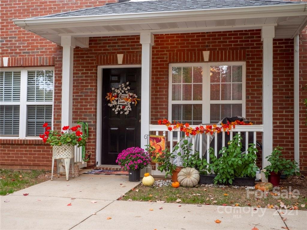 Property image 1 at 917 Shearer Street, Davidson, NC 28036