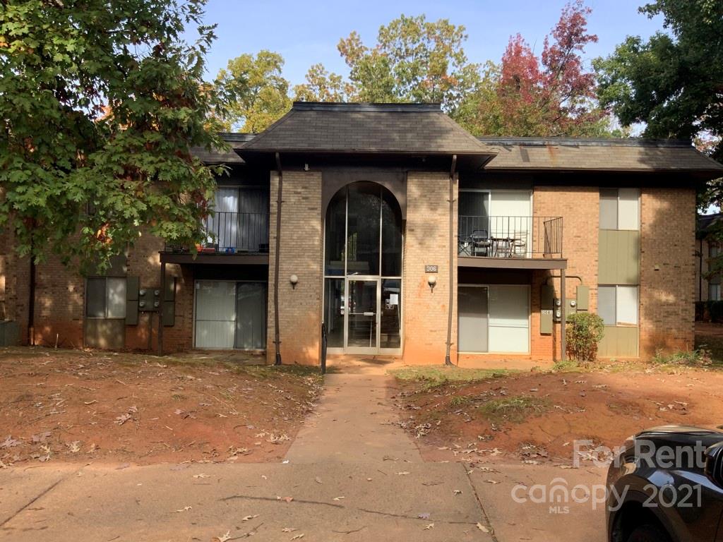 Property image 1 at 306 Orchard Trace Lane, Charlotte, NC 28213