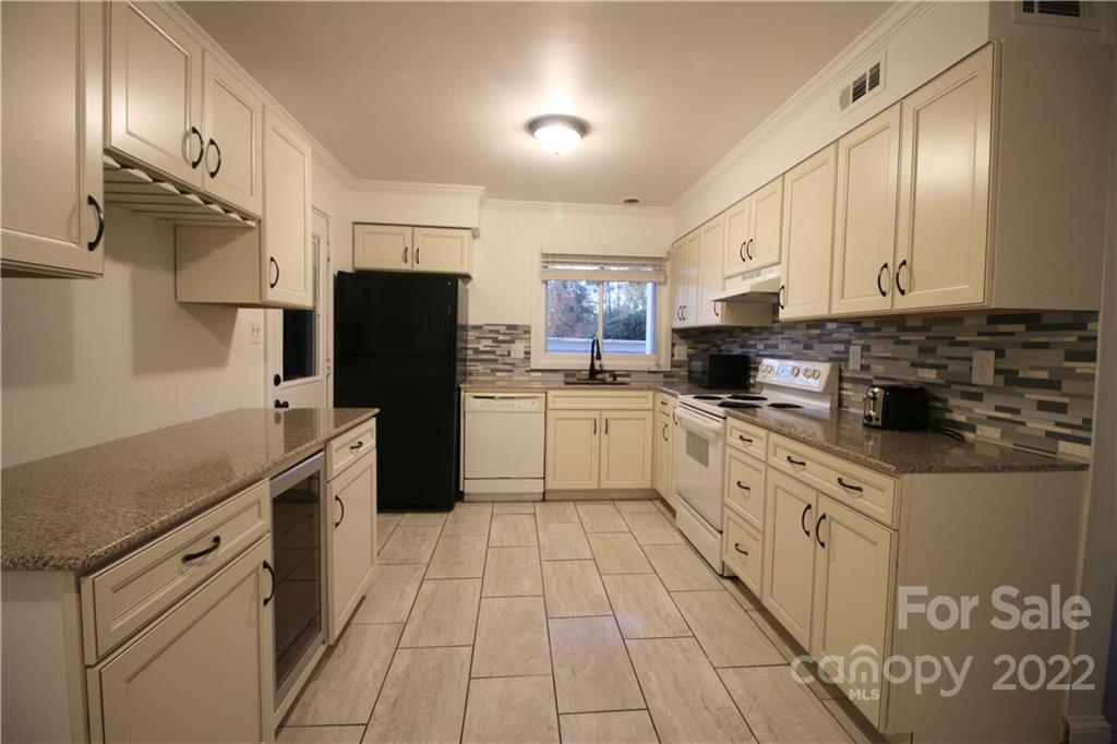 Property image 1 at 1626 Hollow Drive, Charlotte, NC 28212