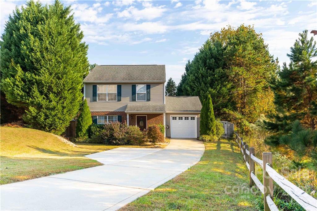 Property image 1 at 2025 Robanna Court, Charlotte, NC 28214