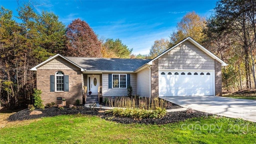 Property image 1 at 1944 Bear Paw None, Hickory, NC 28602