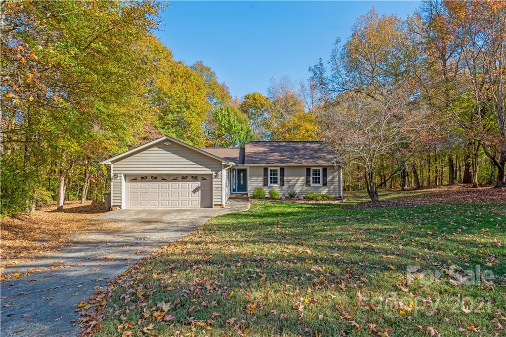 Property image 1 at 6506 Carmel Hills Drive, Charlotte, NC 28226