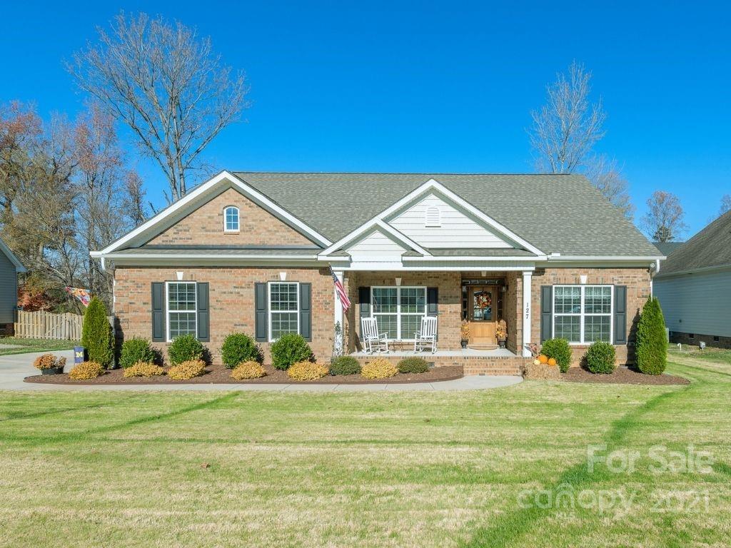 Property image 1 at 127 Coral Rutledge Drive, Mount Holly, NC 28120