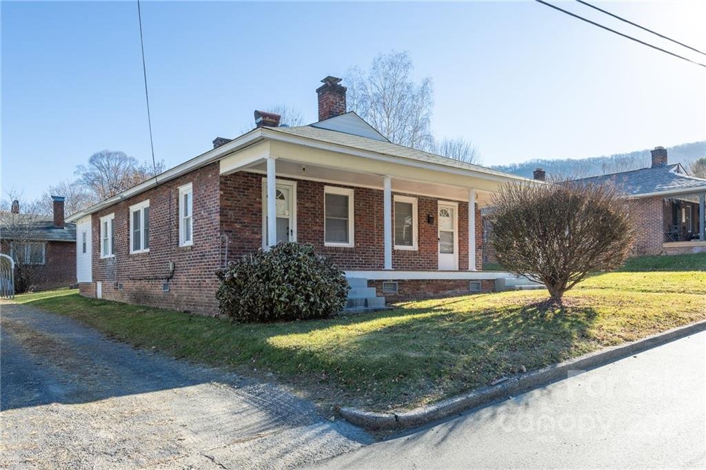 Property image 1 at 311 Dennis Street, Swannanoa, NC 28778