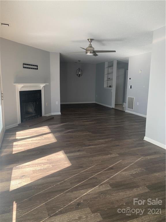 Property image 1 at 4806 Spring Lake Drive, Charlotte, NC 28212