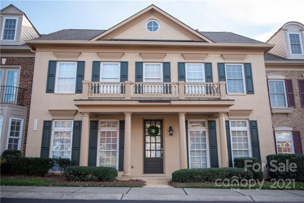 11809 Easthampton Circle