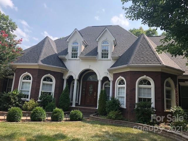 Property image 1 at 6714 Fox Ridge Circle, Davidson, NC 28036