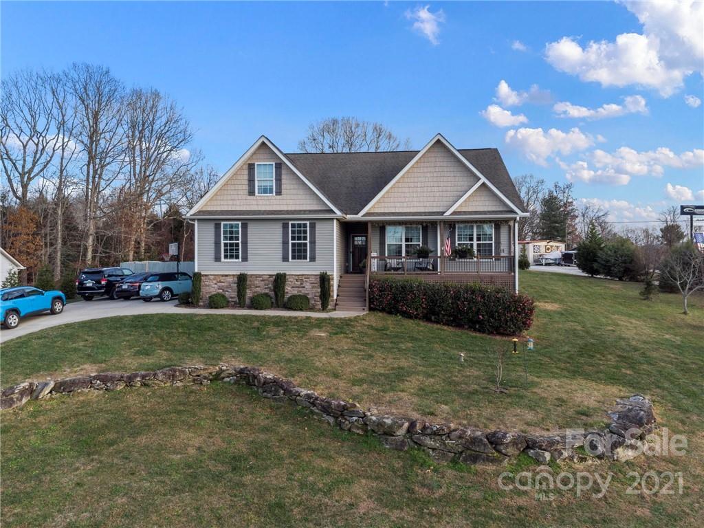 Property image 1 at 132 Beck Creek Circle, Flat Rock, NC 28731