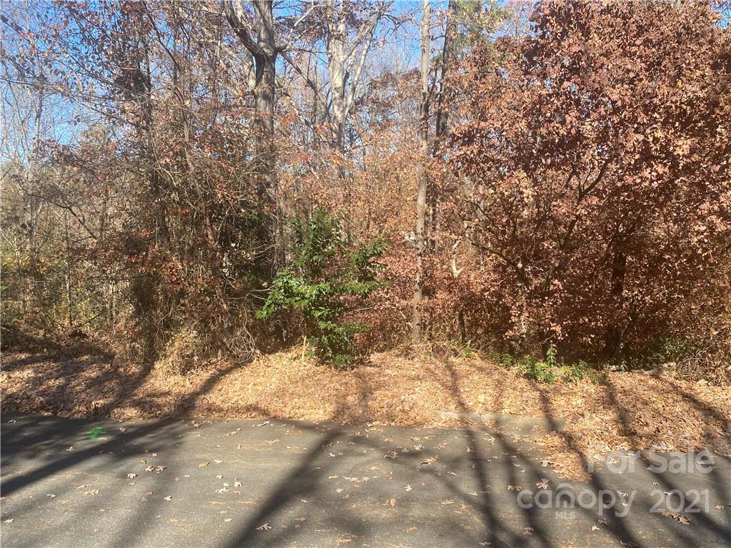 Property image 1 at 2101 Arapaho Drive, Charlotte, NC 28214