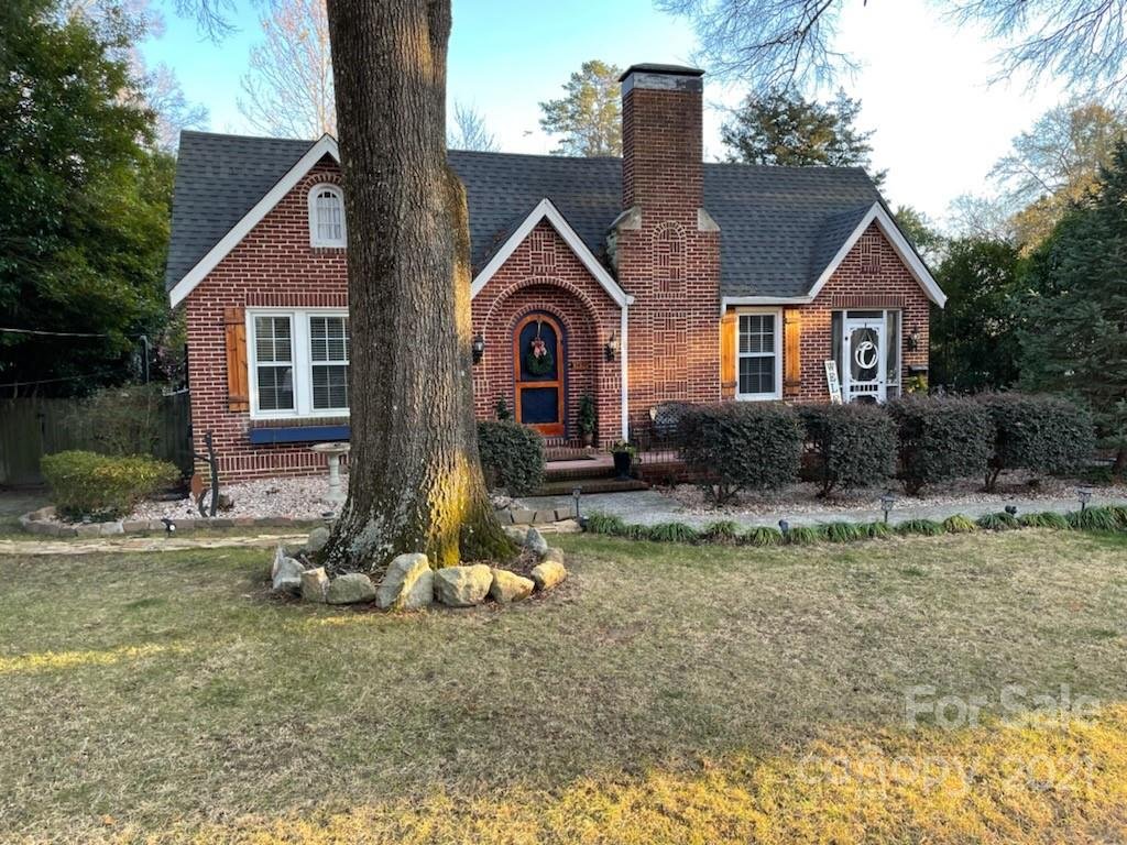 Property image 1 at 1131 S Belvedere Avenue, Gastonia, NC 28054