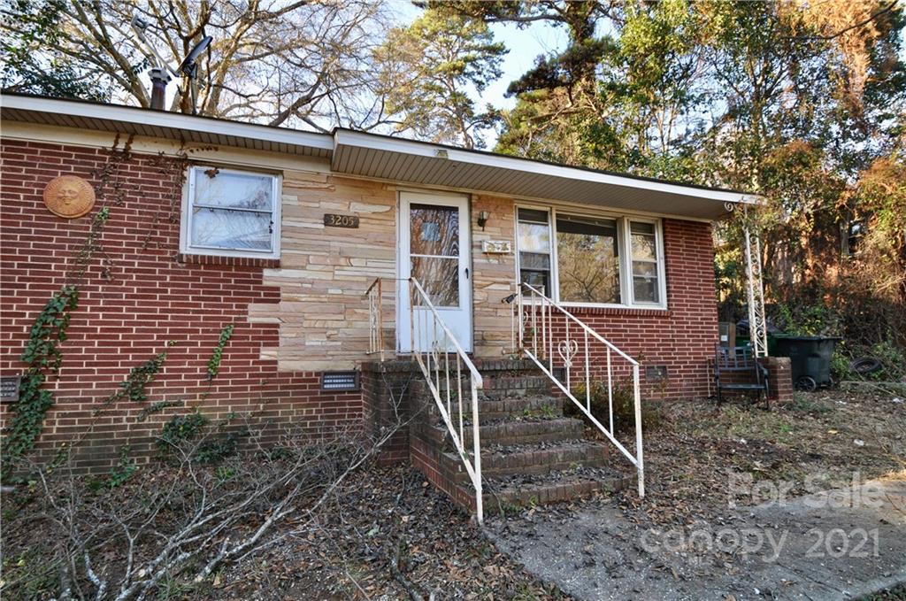 Property image 1 at 3205 Brixton Court, Charlotte, NC 28205