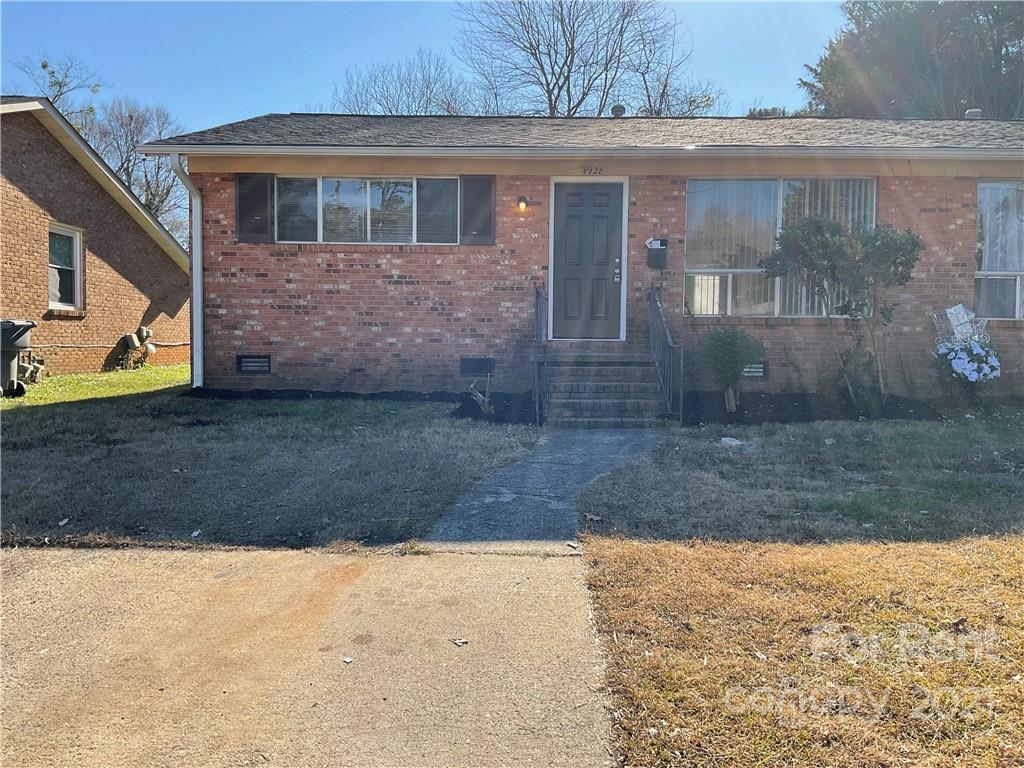 Property image 1 at 4928 Malibu Drive, Charlotte, NC 28215