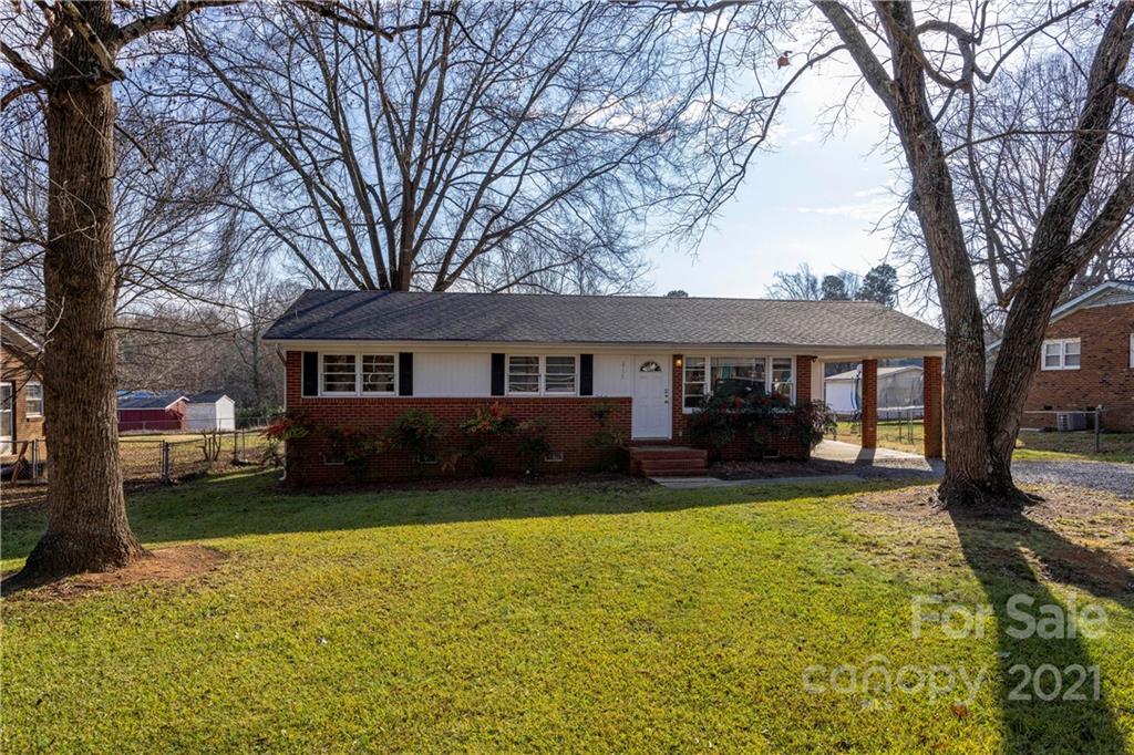 Property image 1 at 815 Brookwood Drive, Mooresville, NC 28115