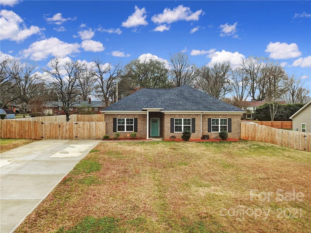 Property image 1 at 5040 Cheviot Road, Charlotte, NC 28269