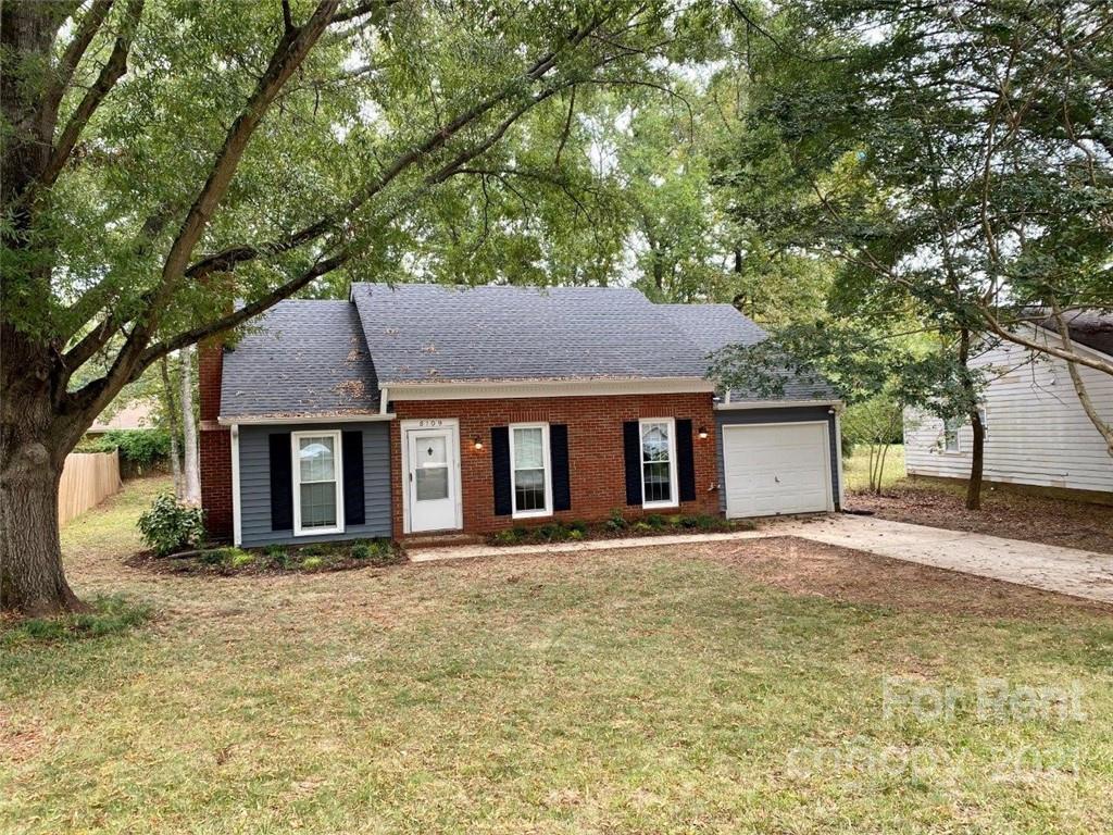 Property image 1 at 8109 Meadowdale Lane, Charlotte, NC 28227