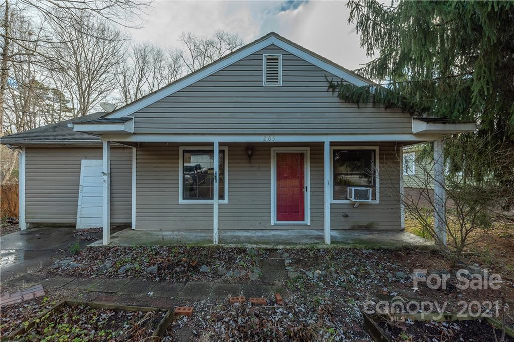 Property image 1 at 205 Swannanoa Avenue, Black Mountain, NC 28711