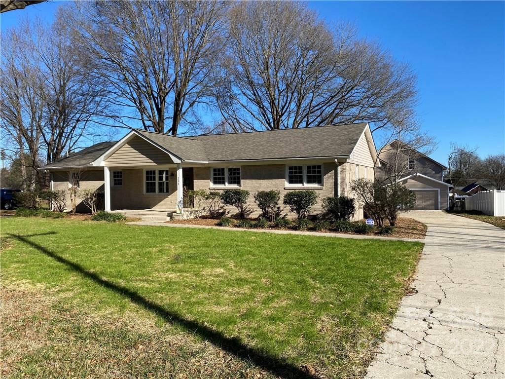 Property image 1 at 233 Sundown Road, Mooresville, NC 28117