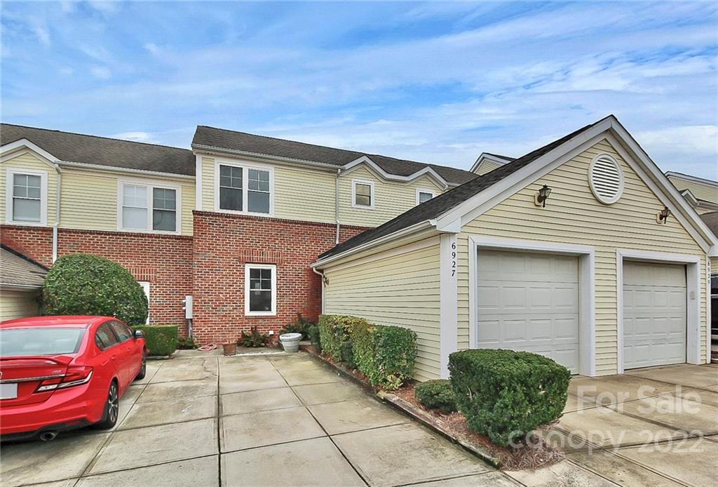 Property image 1 at 6927 Misty Pine Lane, Charlotte, NC 28217